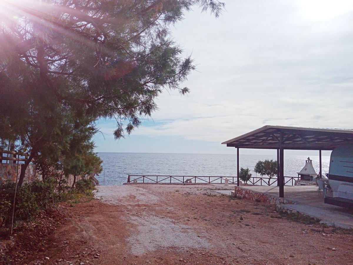 Caravan Fishing Spot Porto Roxa Agios Leon Extérieur photo