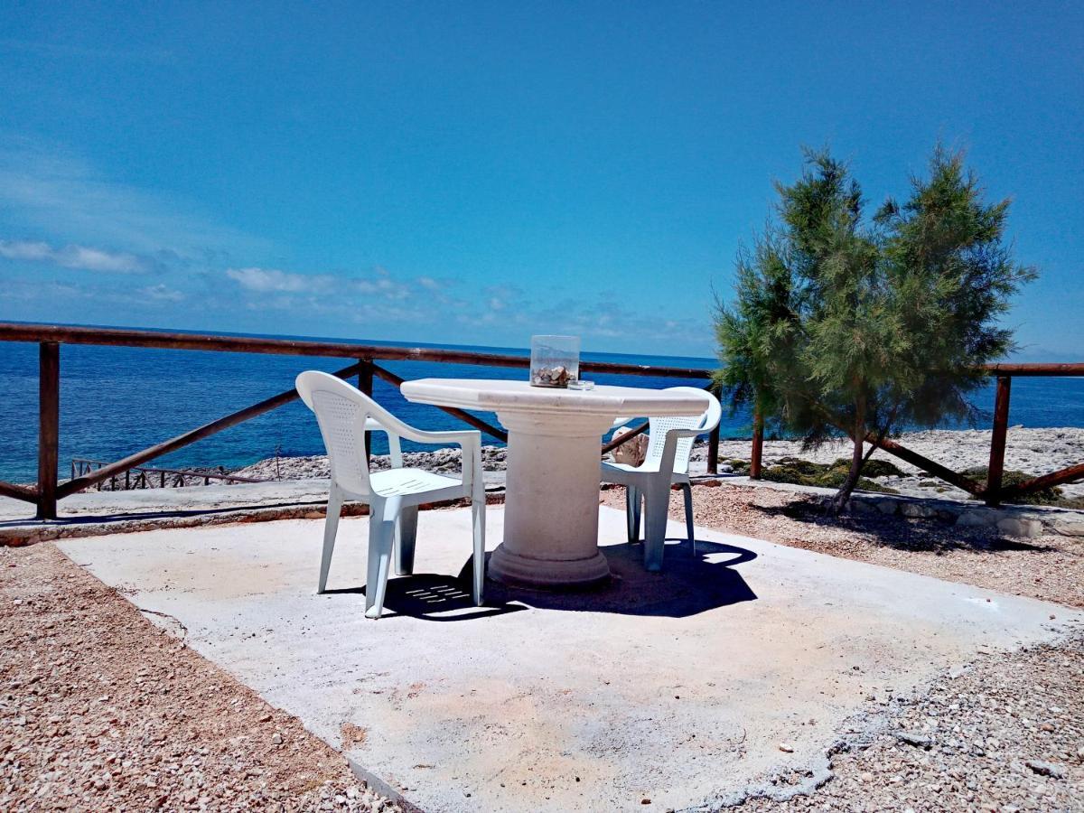Caravan Fishing Spot Porto Roxa Agios Leon Extérieur photo