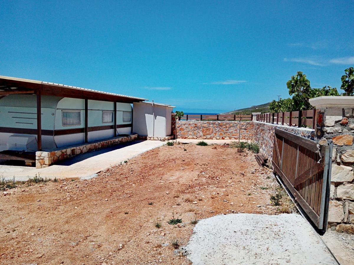 Caravan Fishing Spot Porto Roxa Agios Leon Extérieur photo
